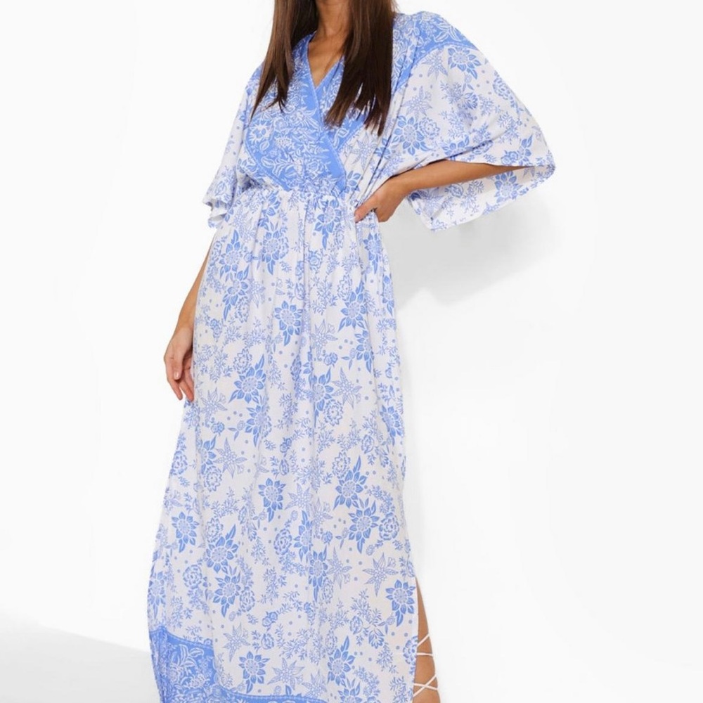 Boohoo batwing blue maxi dress. 12z brand new!
